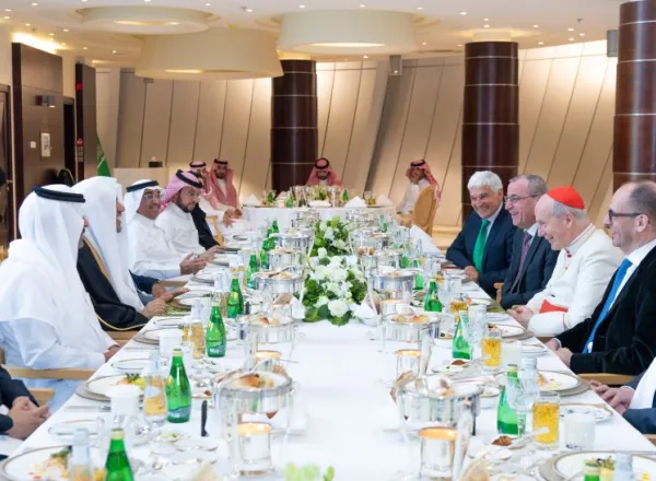Il visite Riyad sur invitation de la LIM: Mohammad Alissa célèbre l’invité de la LIM l’Archevêque de Vienne Christophe Schönborn