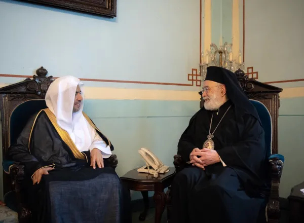 د.العيسى يلتقي المطران إلياس عودة. 