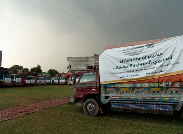 Dr. Al-Issa inaugurates the MWL campaign in Islamabad for the relief of the Pakistani people