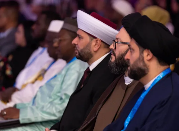 Mohammad Alissa conférencier principal à l’ouverture de la neuvième rencontre du Forum pour la paix d'Abu Dhabi "La mondialisation de la guerre et la paix mondiale