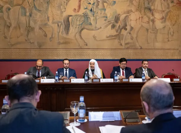 Le 19 novembre 2025, la Charte de La Mecque a été célébrée en tant que premier document islamique à faire l’objet d’un hommage au Sénat espagnol