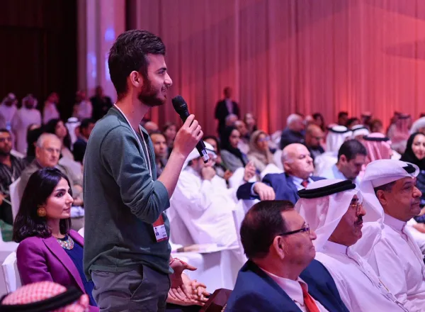 Sous l’égide du Prince Khaled Afaysal, le SG durant la cérémonie de clôture du congrès de l’organisation de l’idéologie arabe à Dubai