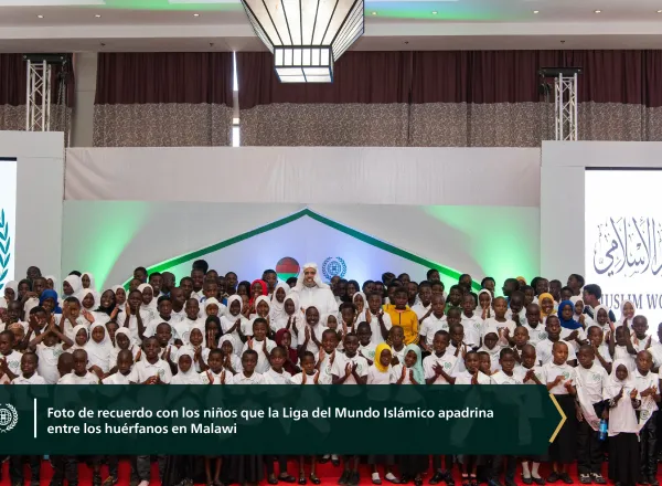 En homenaje a los 6000 huérfanos atendidos por la Liga, la Liga del Mundo Islámico celebró sus programas para huérfanos en la República de Malawi