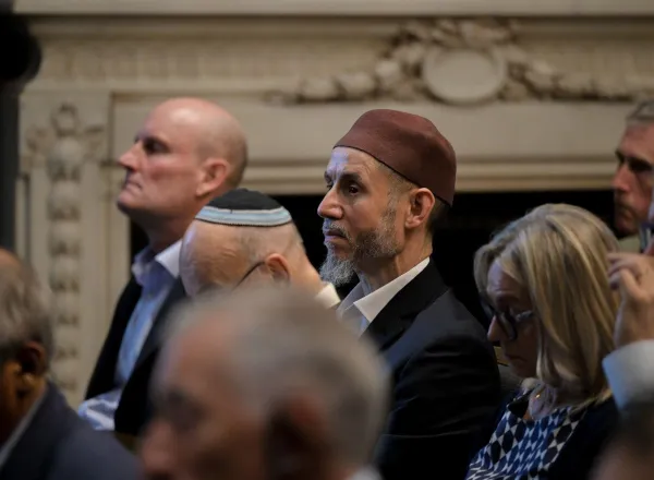 L’Institut Henry Jackson au Royaume-Uni organise un dialogue avec le Secrétaire général de la Ligue islamique mondiale.