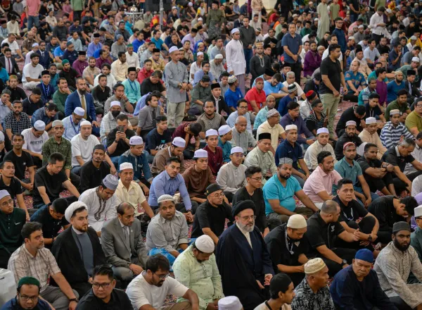 Scenes from the Friday sermon delivered by H.E. Sheikh Dr. Mohammed Alissa, Secretary-General of the Muslim World League (MWL) and Chairman of the Organization of Muslim Scholars, from the pulpit of the largest mosque in Kuala Lumpur