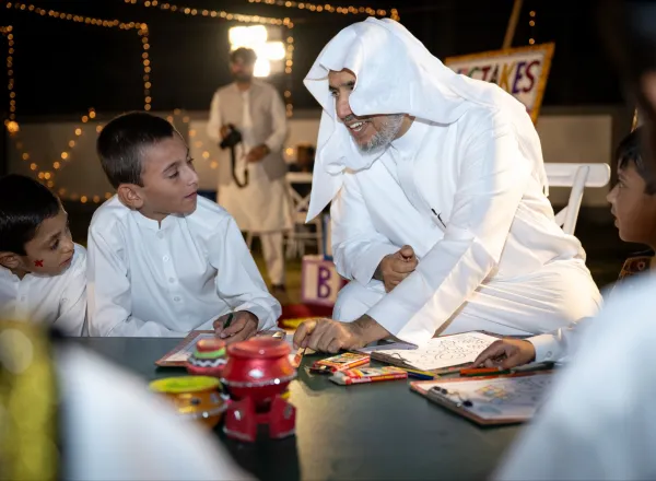 Le Secrétaire général de la Ligue islamique mondiale, Président de l’Organisation des savants musulmans, cheikh Mohammed Alissa a visité la Maison des Orphelins Ali Ibn Abi Talib, affiliée à la Ligue islamique mondiale en République islamique du Pakistan.