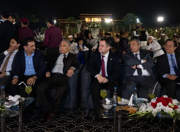 M. Muhammad Talha Mahmood, Président de la Commission de la Défense au Sénat du Pakistan, a organisé un dîner en l’honneur du Secrétaire général de la Ligue islamique mondiale, Président de l’Organisation des savants musulmans, cheikh Mohammed Alissa