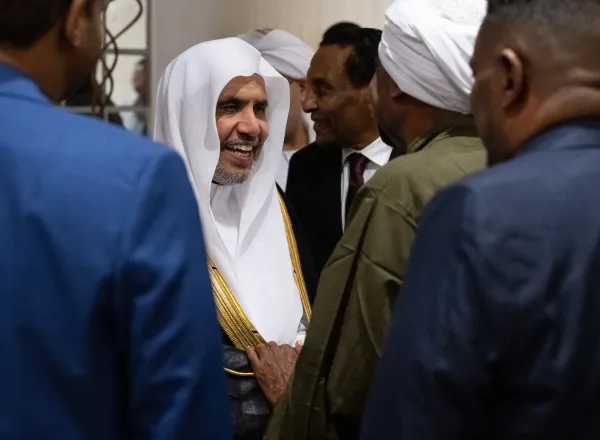 Le Secrétaire Général de la Ligue islamique mondiale, Président de l’Organisation des savants musulmans, cheikh Mohammed Alissa , a rencontré une délégation de oulémas de la République du Soudan.