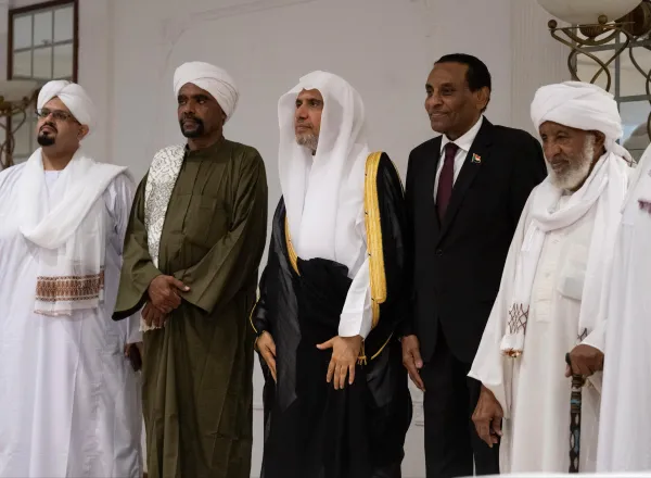 Le Secrétaire général de la Ligue islamique mondiale rencontre les oulémas de la République du Soudan
