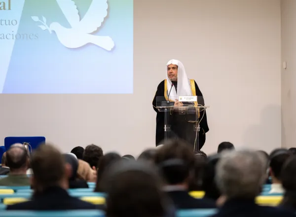 Á Madrid, la « Casa Árabe » l’un des plus grands centres de recherche européens, relevant du ministère espagnol des Affaires étrangères, a accueilli  le cheikh Mohammed Alissa