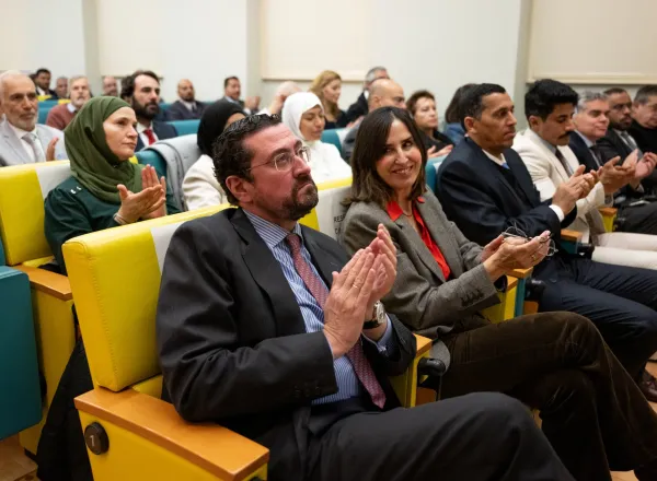 Á Madrid, la « Casa Árabe » l’un des plus grands centres de recherche européens, relevant du ministère espagnol des Affaires étrangères, a accueilli  le cheikh Mohammed Alissa