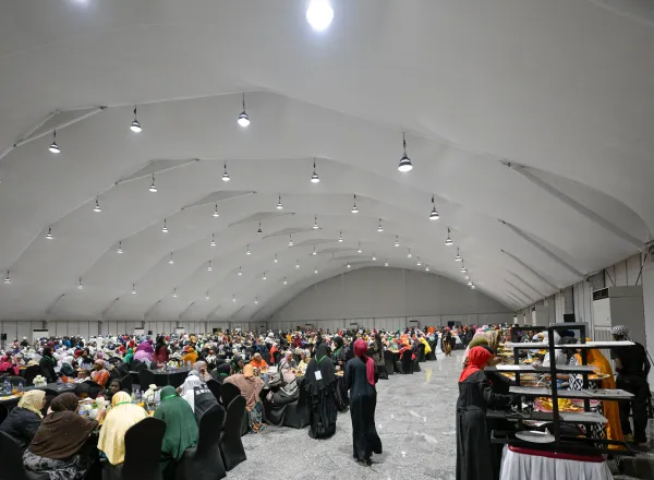 Cheikh Alissa participe au repas d’iftar du Ramadan avec la communauté musulmane au Rwanda.
