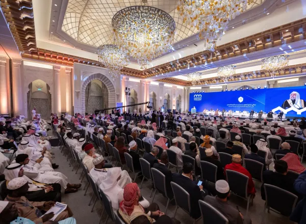 La Ligue islamique mondiale poursuit ses efforts pour renforcer l’unité de la communauté musulmane, rejeter les causes de division et de discorde, et consolider les valeurs de respect et de compréhension mutuelle entre les différentes écoles islamiques