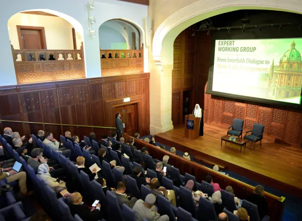 Le Secrétaire général, Président de l’Organisation des savants musulmans, cheikh Mohammed Al-Issa a prononcé une allocution principale à l’ouverture de la réunion du Groupe d’experts de haut niveau du Centre d’études islamiques d’Oxford