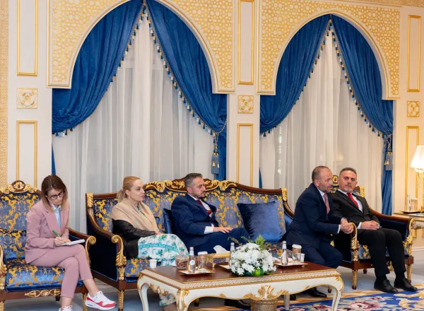 Le Secrétaire général, Président de l'Organisation des savants musulmans, cheikh Mohammed Al-Issa a reçu à La Mecque, le Ministre albanais de l'Intérieur, M. Taulant Balla,