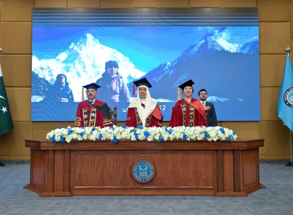 L’Université nationale d’Islamabad a décerné à cheikh Mohammed Al-Issa , Secrétaire général, un doctorat honoris causa en philosophie des relations internationales