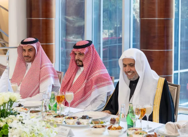 د.العيسى في لقاء وفد الكونغرس الأمريكي: حرب غزة انتهاك صارخ للقانون الدولي الإنساني