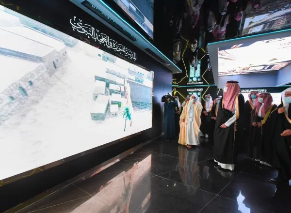 Au service de la tradition prophétique, selon une méthodologie scientifique rigoureuse et grâce à des technologies de pointe, la Ligue islamique mondiale poursuit ses projets d’excellence consacrés à la vie du Prophète.