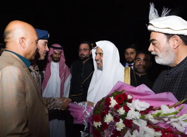 Por invitación oficial del Primer Ministro de Pakistán para pronunciar el sermón del AïdElFitr en la Mezquita del Rey Faisal en Islamabad