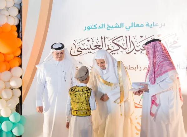 Foto-foto Yang Mulia Sekretaris Jenderal Liga Muslim Dunia Syekh Dr. Mohammed Alissa, mengunjungi anak-anak Panti Asuhan Ali bin Abi Thalib di Pakistan, yang melayani lebih dari 4.600 anak yatim piatu: