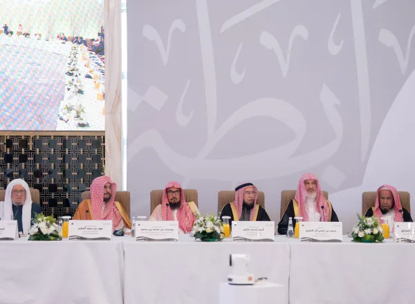 انطلاقُ أعمال الدورة الثالثة والعشرين لـ "المجمع الفقهي الإسلامي", التَّابع لـ ⁧‫رابطة العالم الإسلامي‬⁩، بحضور مفتي وكبار علماء العالم الإسلامي ودُوَل الأقلِّيات.