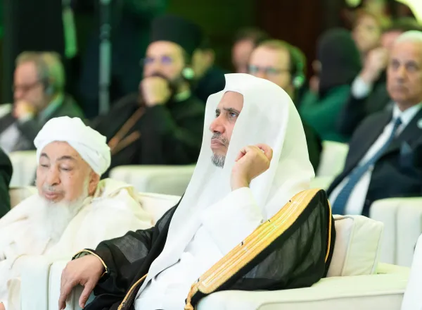 برعاية جلالة ملك المغرب وبتعاون بين رابطة العالم الإسلامي والرابطة المحمدية لعلماء المغرب   د. العيسى يدشن المؤتمر الدولي "الايمان في عالم متغير"
