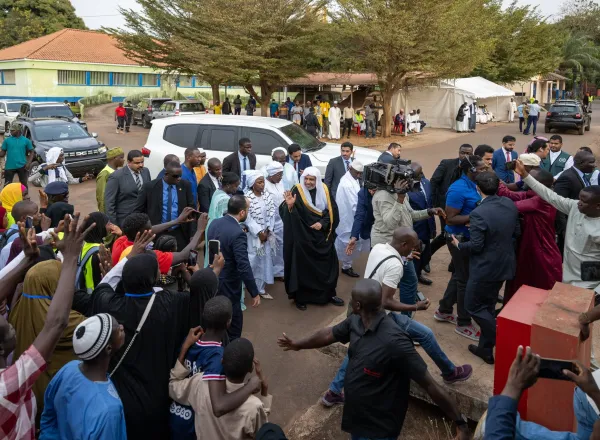 Los programas de lucha contra la ceguera en África Occidental constituyen una nueva iniciativa cualitativa lanzada por el Secretario General, el sheij Mohammed Alissa,