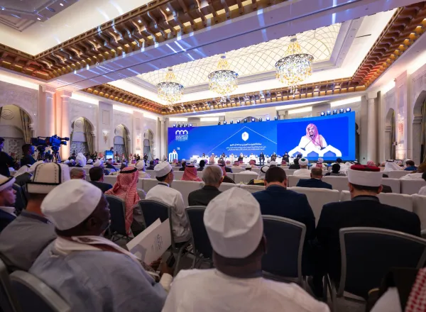Yang Mulia Mufti Agung Kerajaan Arab Saudi, Syekh Abdulaziz Al Sheikh, pada pembukaan edisi kedua Konferensi Membangun Jembatan Antar Mazhab Islam: