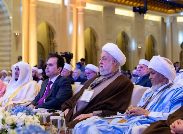 معالي الأمين العام ، رئيس هيئة علماء المسلمين، فضيلة الشيخ د.⁧‫محمد العيسى‬⁩‬⁩ في الجلسة الافتتاحية لمؤتمر ⁧‫بناء الجسور بين المذاهب‬⁩ الإسلامية