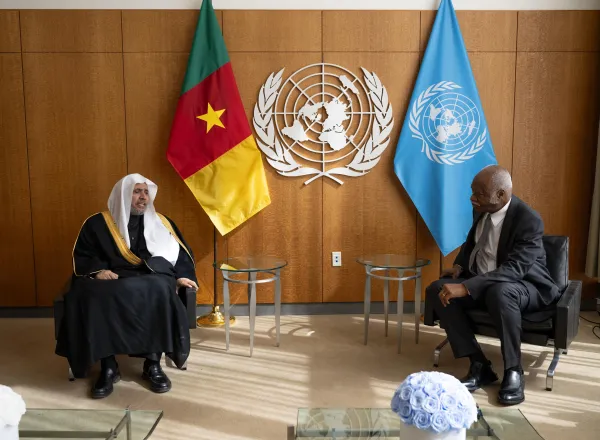 A l’invitation officielle du Président de l’Assemblée générale des Nations Unies à prononcer un discours principal :