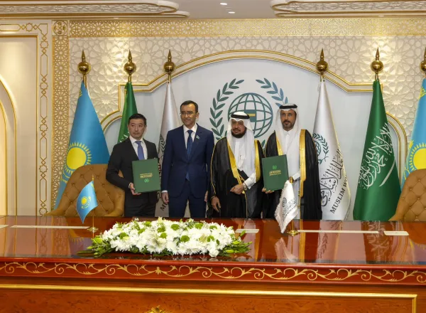 La Ligueislamiquemondiale a accueilli, dans son siège principal à La Mecque, une haute délégation de la République du Kazakhstan, conduite par le Président du Sénat, M. Maulen Ashimbayev, avec le Grand Mufti de la République, cheikh Nauryzbay Haji Otpenov.