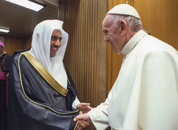 Le Secrétaire général de la Ligue islamique mondiale et président de l’Organisation des savants musulmans, cheikh Mohammed Alissa a adressé un message de condoléances au Cardinal Pietro Parolin, Secrétaire d’État du Vatican