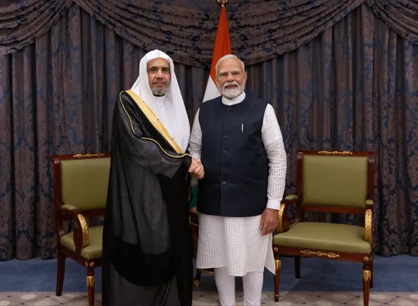 Le Secrétaire général, Président de l’Organisation des savants musulmans, cheikh Mohammed Al-Issa , a rencontré à Djeddah le Premier ministre de la République de l’Inde, M. Narendra Modi.