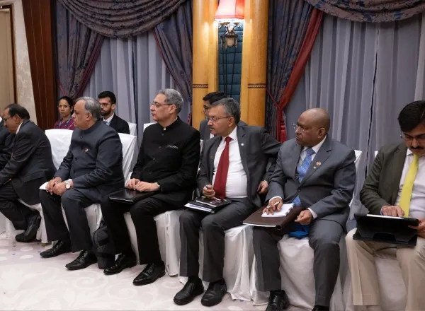Le Secrétaire général, Président de l’Organisation des savants musulmans, cheikh Mohammed Al-Issa , a rencontré à Djeddah le Premier ministre de la République de l’Inde, M. Narendra Modi.