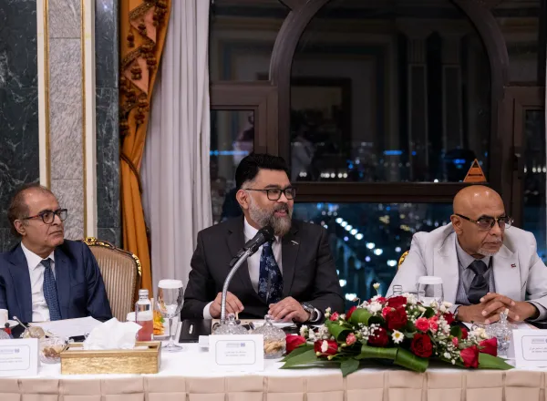 Des responsables musulmans britanniques rencontrent le Secrétaire général de la Ligue islamique mondiale à Médine