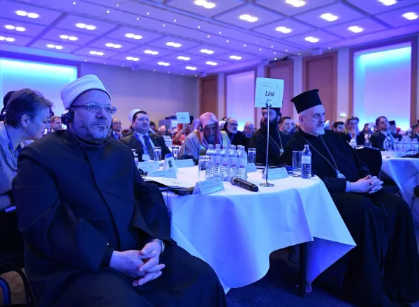 د.العيسى: إشادة عالمية كبيرة في مؤتمر أتباع الأديان والثقافات بمركز الملك سلمان للسلام العالمي
