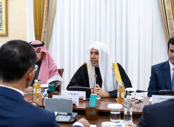 Ce matin : Le Secrétaire général de la Ligue islamique mondiale, Président de l’Organisation des savants musulmans, cheikh Mohammed Al-Issa a été accueilli par le Parlement du Kazakhstan, dans son siège à la capitale Astana