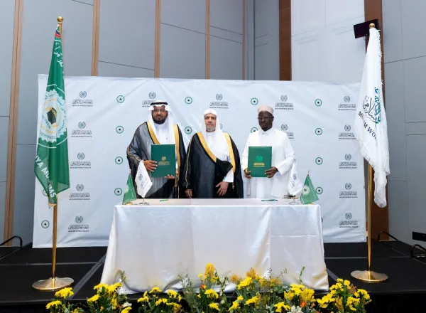 El Secretario General, Presidente de la Comisión de Ulemas, Mohammed Al-Issa, asistió a la firma de un acuerdo entre la Liga y el Consejo Supremo de Musulmanes de Kenia