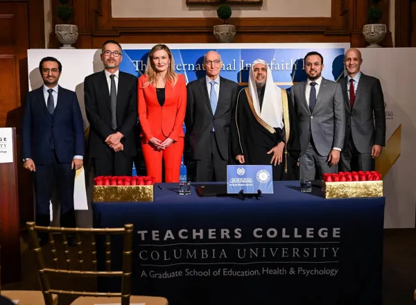 رابطة العالم الإسلامي توقع اتفاقية شراكة وتطلق “المعمل الدولي للأديان” مع جامعة كولومبيا في نيويورك
