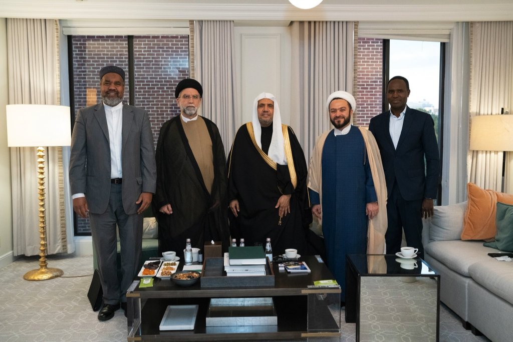 عزت مآب شیخ ڈاکٹر محمد العیسی نے واشنگٹن میں اپنی رہائش گا پر امریکہ کے متعدد اسلامی رہنماؤں کا استقبال کیا