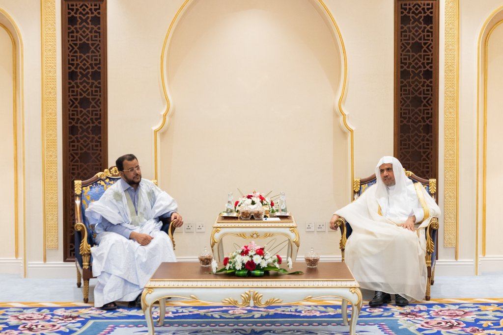 شیخ ڈاکٹر محمد العيسى نے مکہ مکرمہ میں رابطہ کے مرکزی دفتر میں موریطانیہ کے وزیر اسلامی امور وتعلیم جناب شیخ الداہ ولد اعمر طالب کا استقبال کیا۔