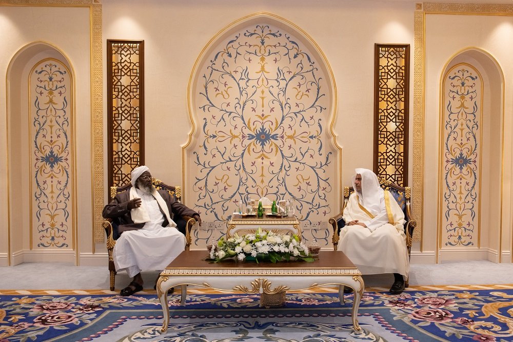 At the MWL’s headquarters in Makkah, His Excellency Sheikh Dr. Mohammed Alissa, the Secretary-General of the MWL, Chairman of the Organization of Muslim Scholars, met with Sheikh Hajji Ibrahim Tuhfaa