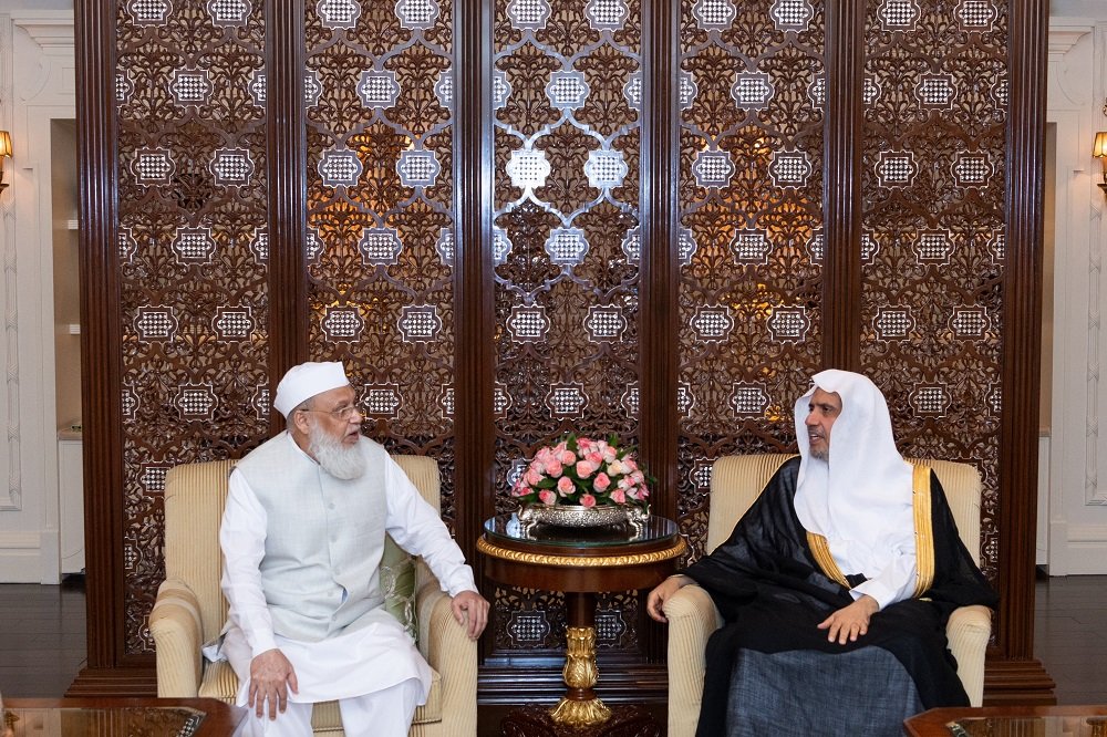 Yang Mulia Syekh Dr.Mohammad Al-issa menerima Yang Mulia Sekretaris Jenderal Universitas Salafi (Markazi Darul Uloom), Syekh Abdullah Saud Al-Salafi, di kediamannya di ibu kota India, New Delhi.