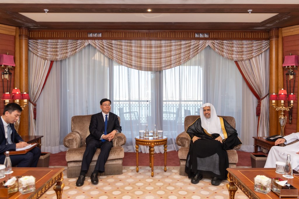Le Secrétaire général de la LIM, Président de l'Organisation des savants musulmans, cheikh Mohammed Al-Issa a rencontré à Djeddah, le Président de l'Autorité nationale des affaires religieuses de la République de Chine, M. Chen Ruifeng