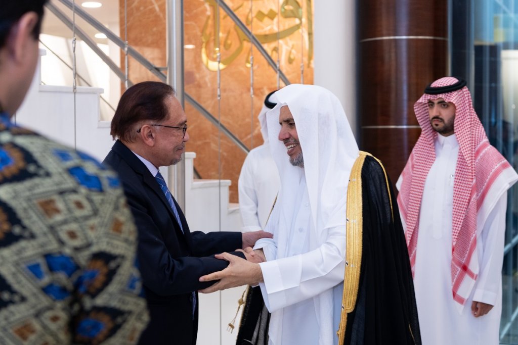 Yang Mulia Perdana Menteri Malaysia, Tuan Anwar Ibrahim, mengunjungi kantor Liga Muslim Dunia di Riyadh