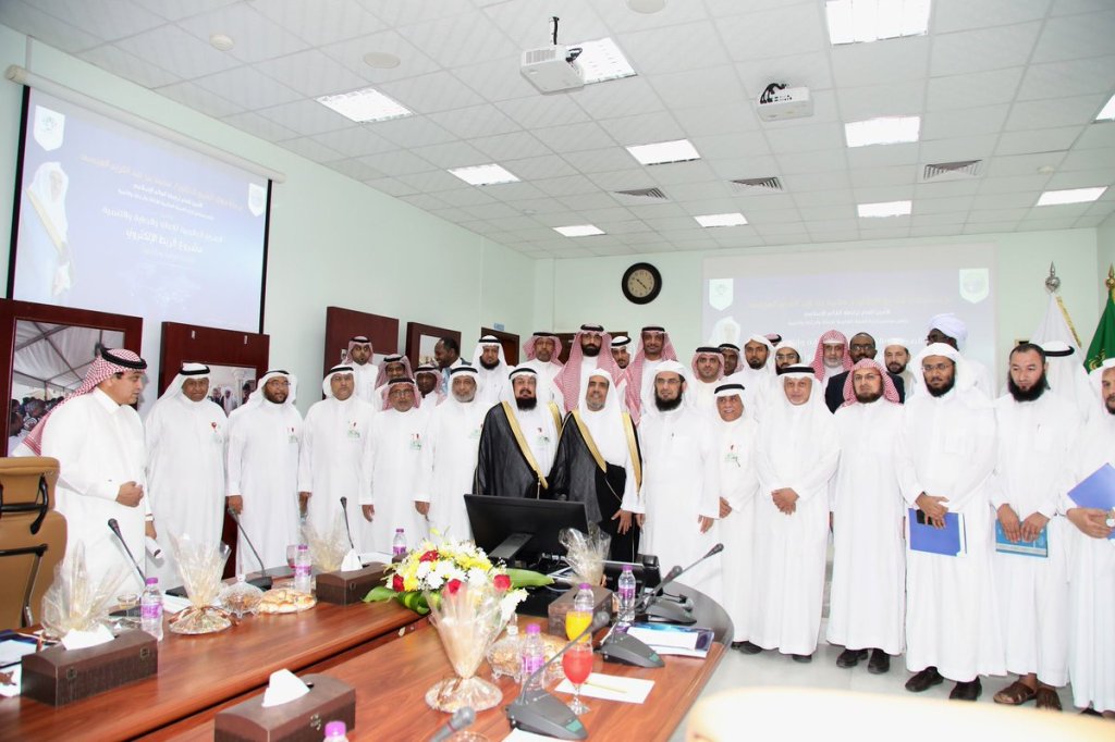 Le SG de la Ligue Islamique Mondiale Président de OMSPD inaugure le projet lienelectronique entre tous les bureaux dans le monde pour faciliter les demandes directes et assurer une meilleure gestion.