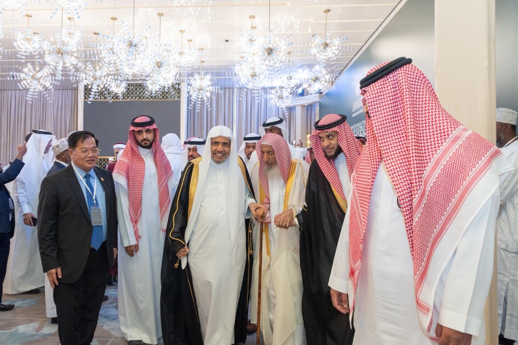 سماحة مفتي عام المملكة العربية السعودية، رئيس المجلس الأعلى للرابطة، الشيخ عبدالعزيز آل الشيخ خلال الدورة الـ ٤٦ للمجلس الأعلى للرابطة:
