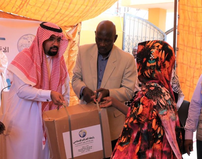رابطہ عالم اسلامی کا سوڈان میں حالیہ سیلاب سے متاثرہ افراد کے امداد کے لئے امدادی مہم جاری ہے