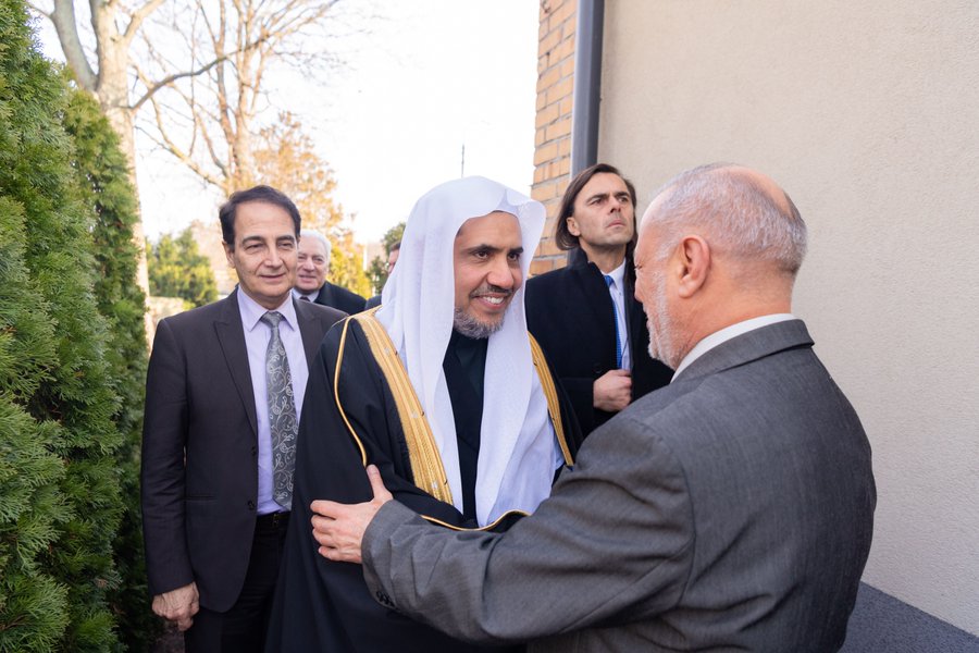 HE Dr. Mohammad Alissa was welcomed to Tatarska St. Mosque this afternoon as he arrived with dignitaries from the MWL and delegates from AJCGlobal to attend prayer