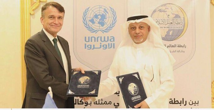 La LIM a fait don d'un million de dollars à l'Agence des Nations Unies chargée des réfugiés palestiniens pour entreprendre des programmes de formation professionnelle. L'éducation est la clé du développement  UNRWA ONU_fr